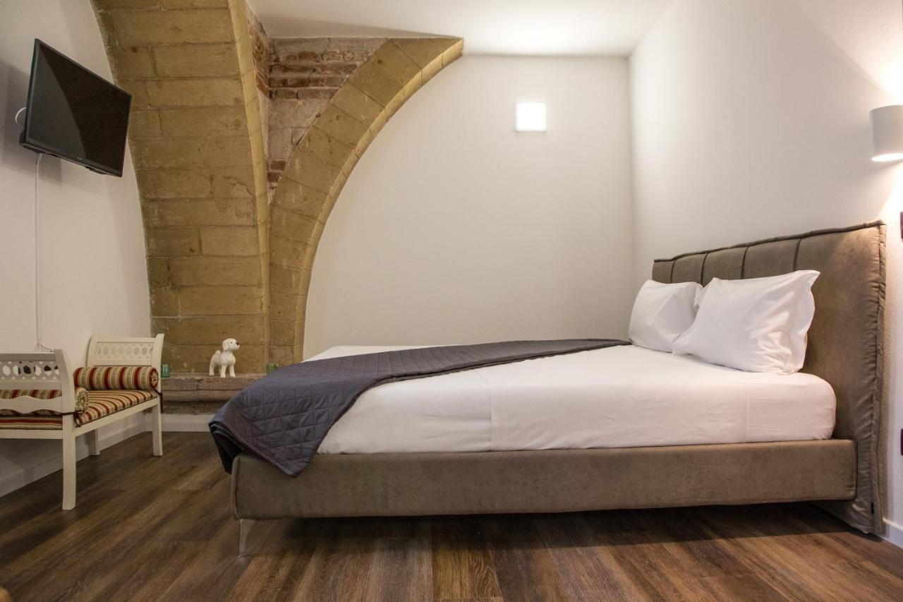 Отель Aurelia Luxury - Piazza Delle Erbe Верона Экстерьер фото